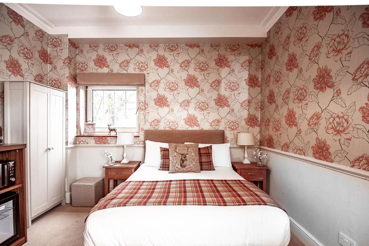 Trivelles Waterhall Country Gatwick Hotel & Airport Parking Crawley  Zewnętrze zdjęcie