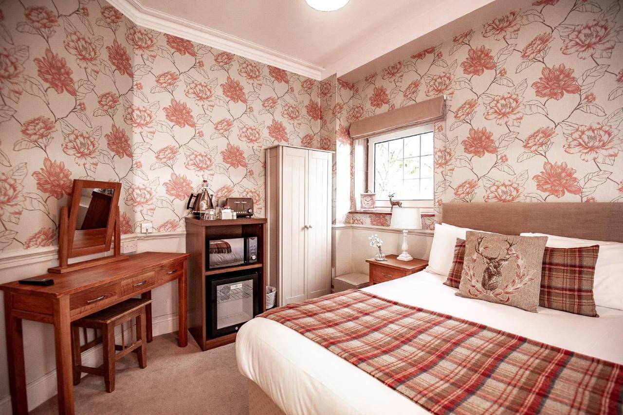 Trivelles Waterhall Country Gatwick Hotel & Airport Parking Crawley  Zewnętrze zdjęcie