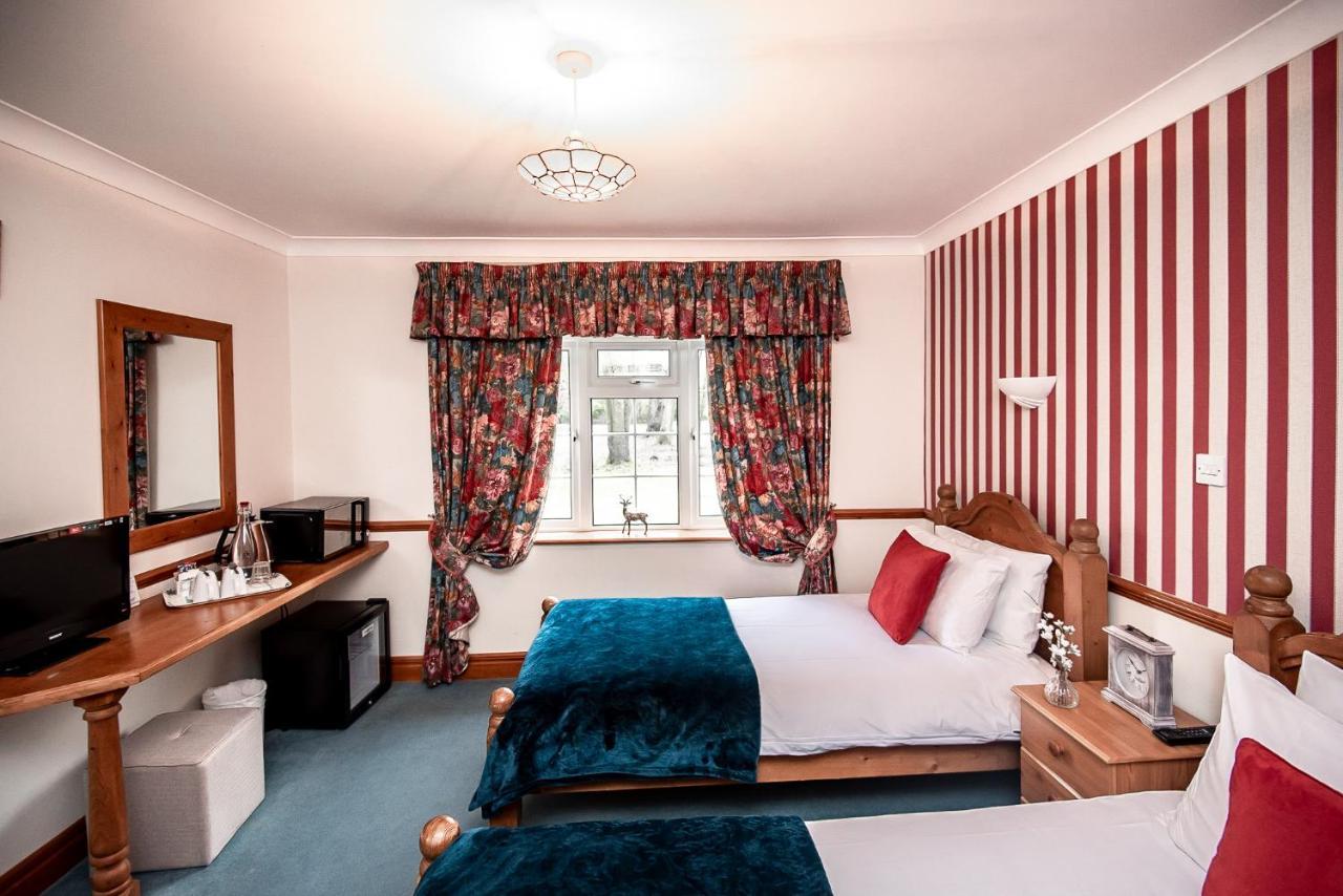 Trivelles Waterhall Country Gatwick Hotel & Airport Parking Crawley  Zewnętrze zdjęcie