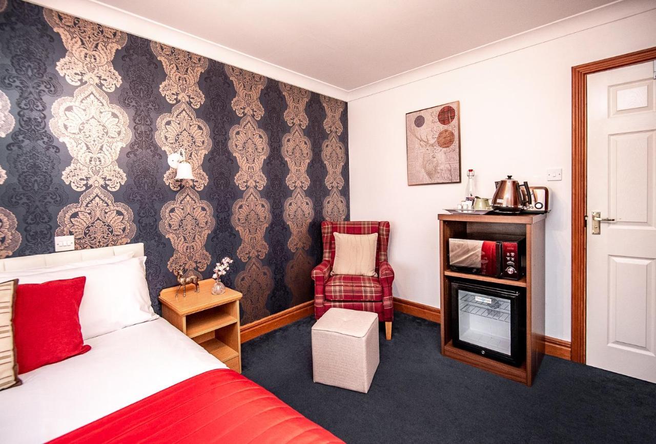 Trivelles Waterhall Country Gatwick Hotel & Airport Parking Crawley  Zewnętrze zdjęcie