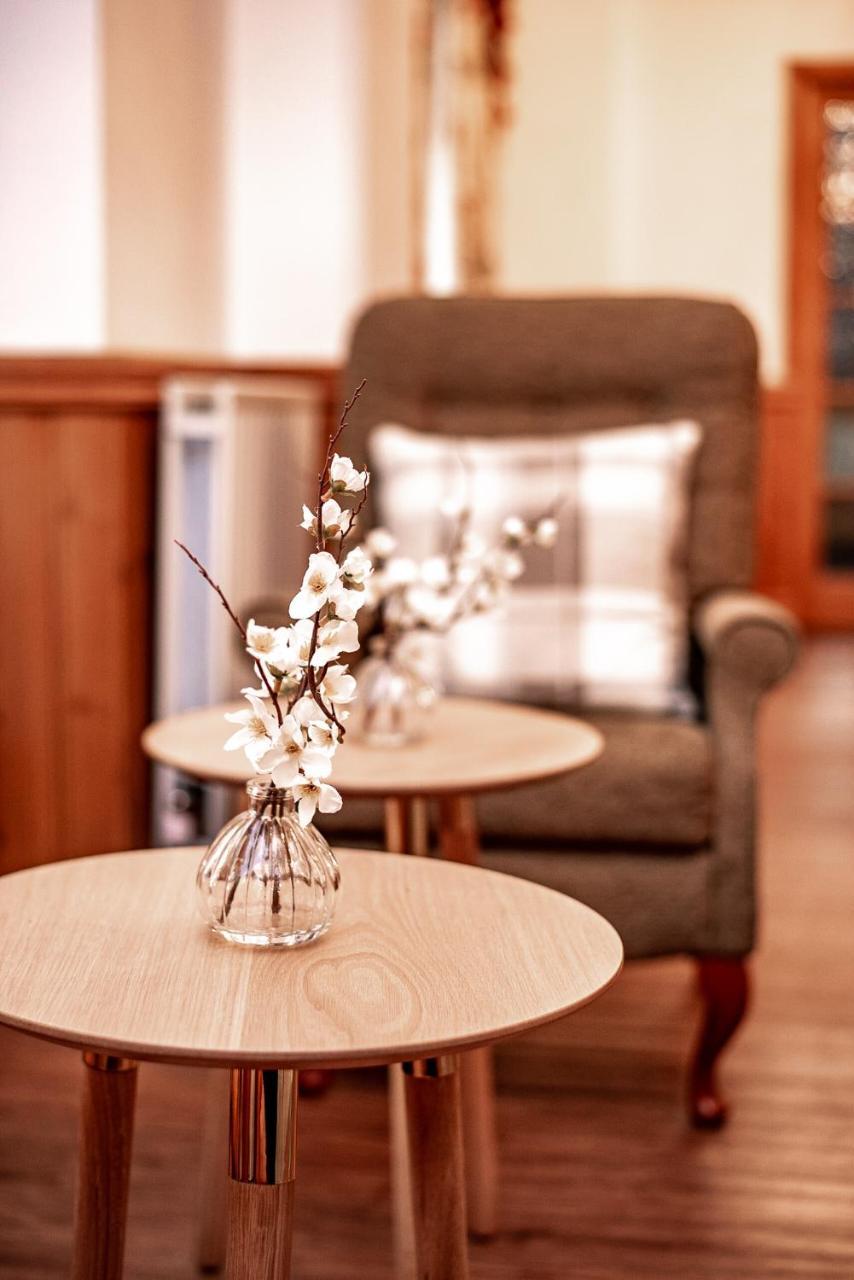Trivelles Waterhall Country Gatwick Hotel & Airport Parking Crawley  Zewnętrze zdjęcie