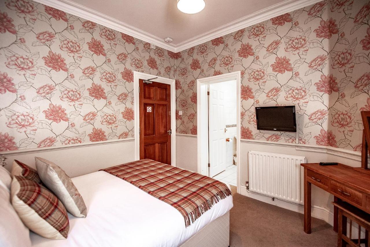 Trivelles Waterhall Country Gatwick Hotel & Airport Parking Crawley  Zewnętrze zdjęcie
