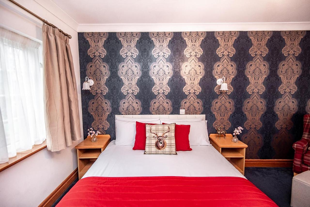 Trivelles Waterhall Country Gatwick Hotel & Airport Parking Crawley  Zewnętrze zdjęcie