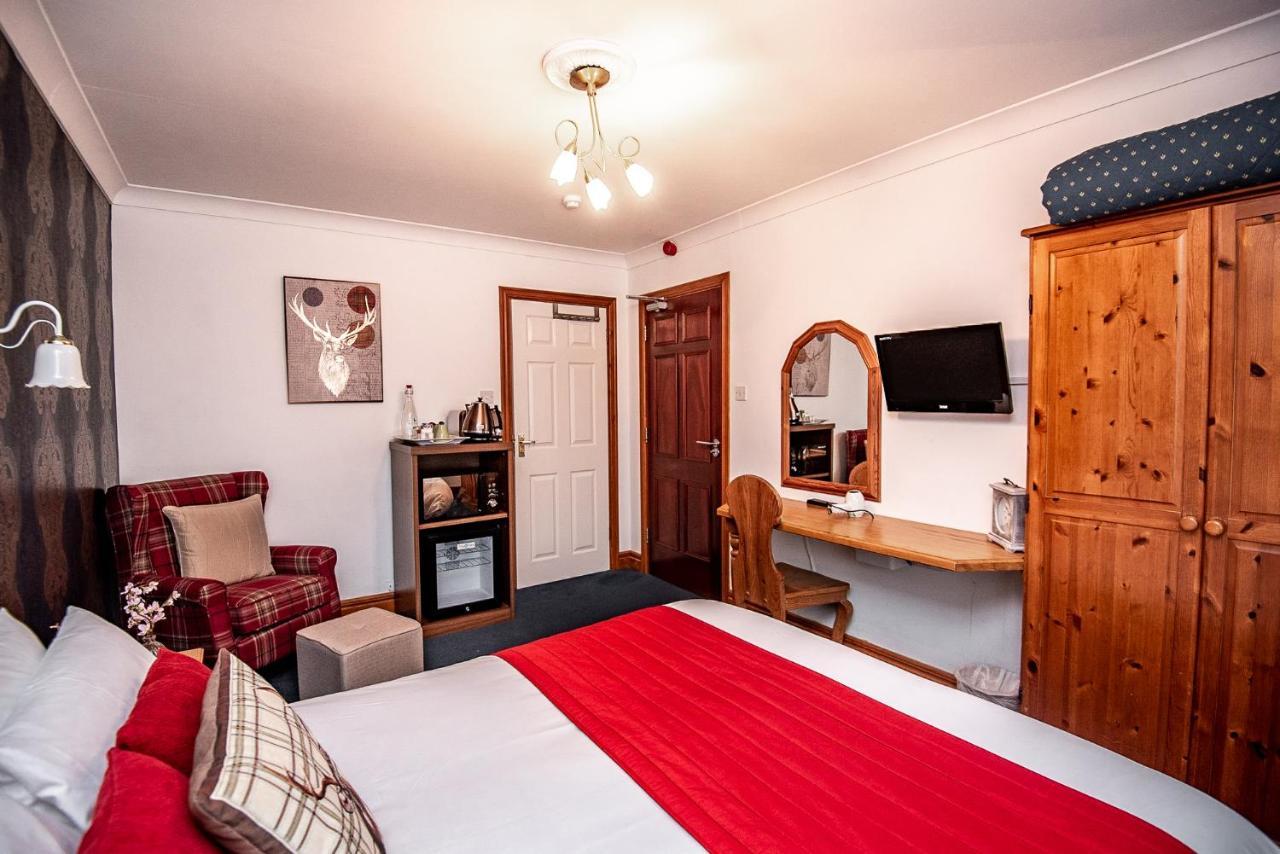 Trivelles Waterhall Country Gatwick Hotel & Airport Parking Crawley  Zewnętrze zdjęcie