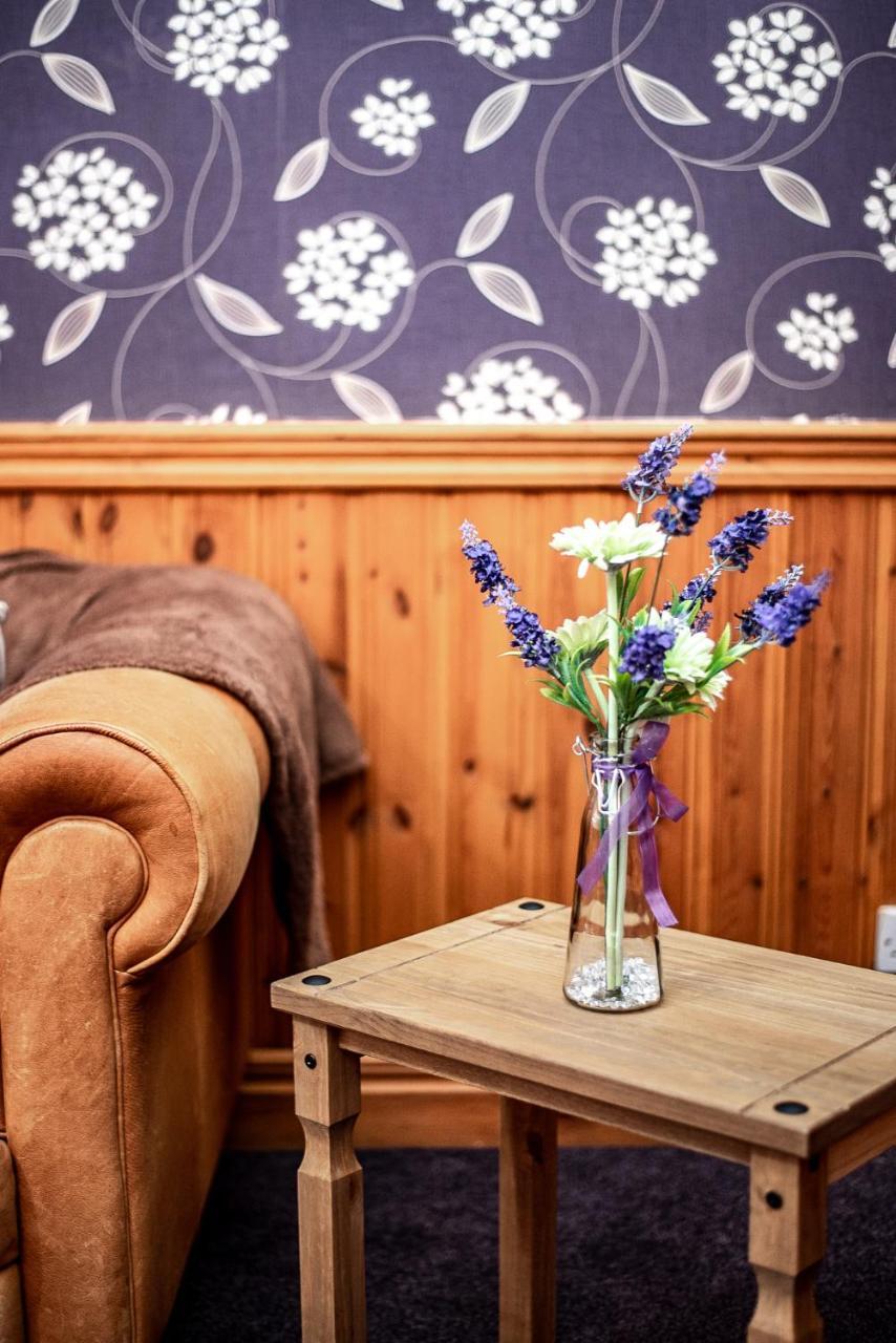 Trivelles Waterhall Country Gatwick Hotel & Airport Parking Crawley  Zewnętrze zdjęcie
