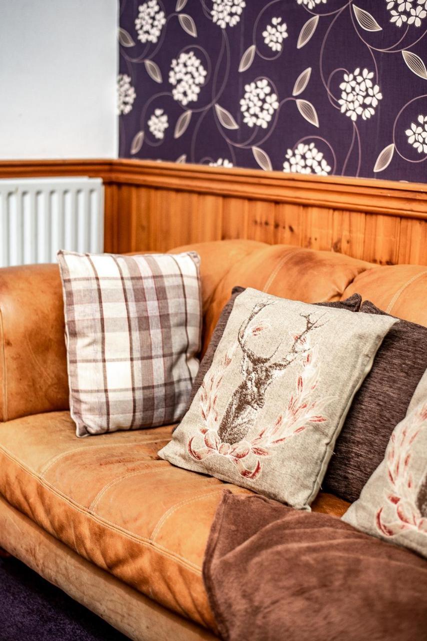 Trivelles Waterhall Country Gatwick Hotel & Airport Parking Crawley  Zewnętrze zdjęcie