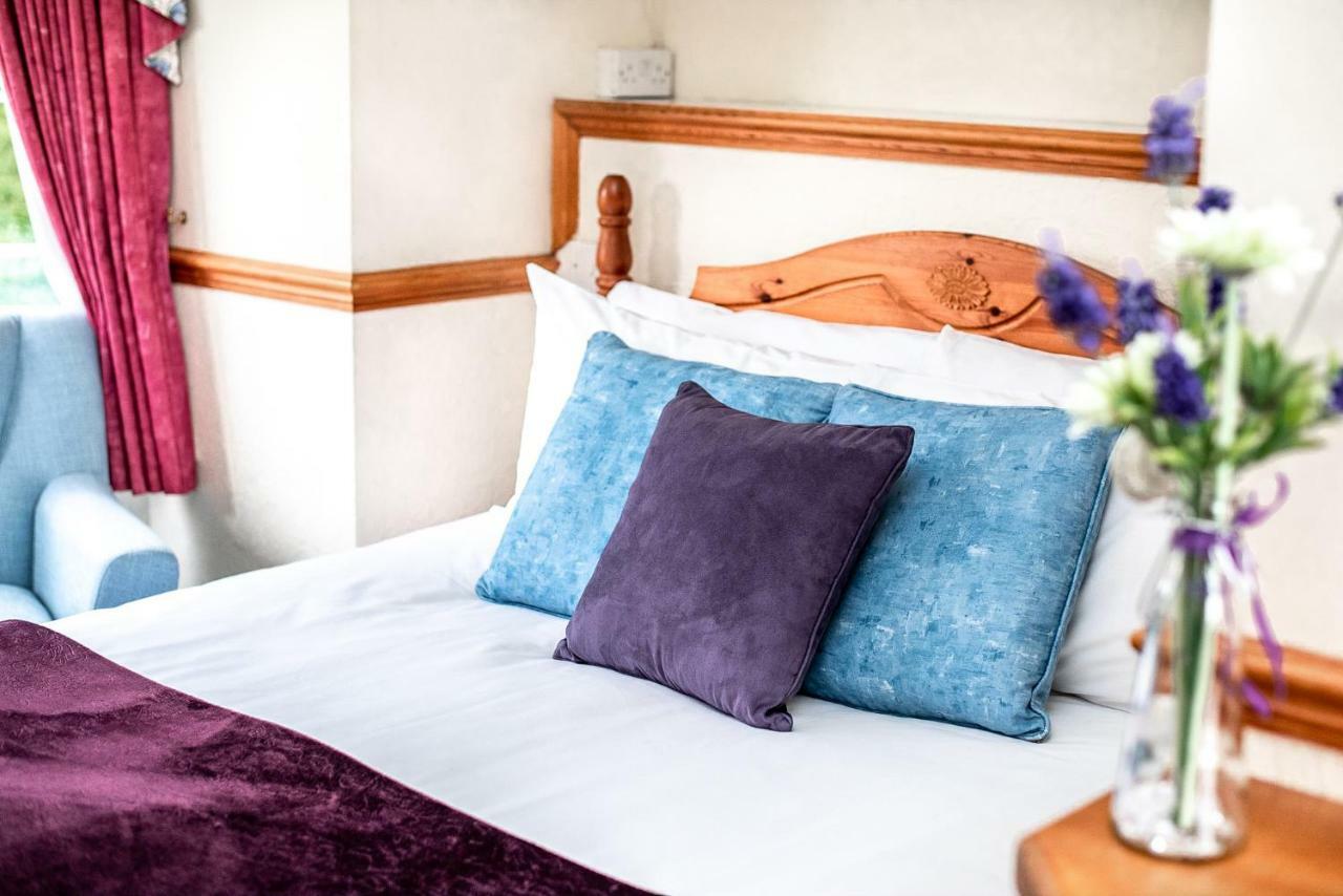 Trivelles Waterhall Country Gatwick Hotel & Airport Parking Crawley  Zewnętrze zdjęcie