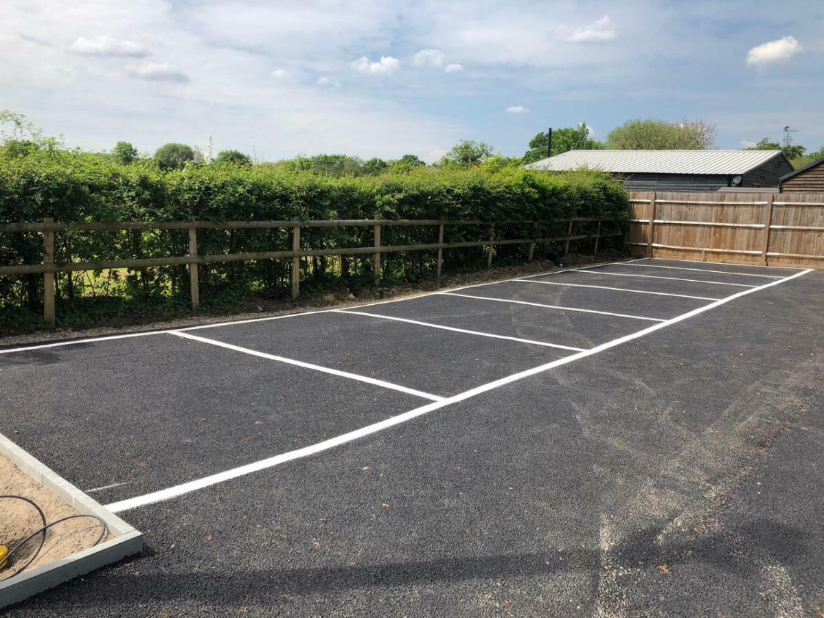 Trivelles Waterhall Country Gatwick Hotel & Airport Parking Crawley  Zewnętrze zdjęcie