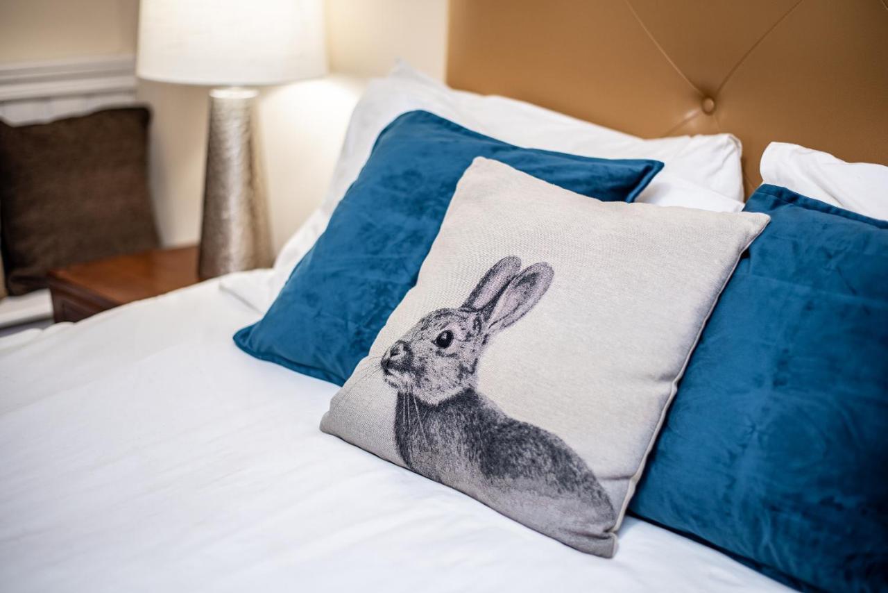 Trivelles Waterhall Country Gatwick Hotel & Airport Parking Crawley  Zewnętrze zdjęcie